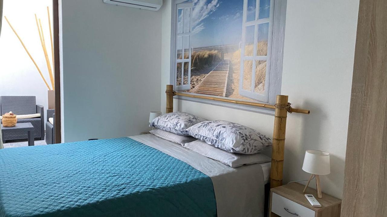 La Casa Di Stefania Daire Porto Pino Dış mekan fotoğraf