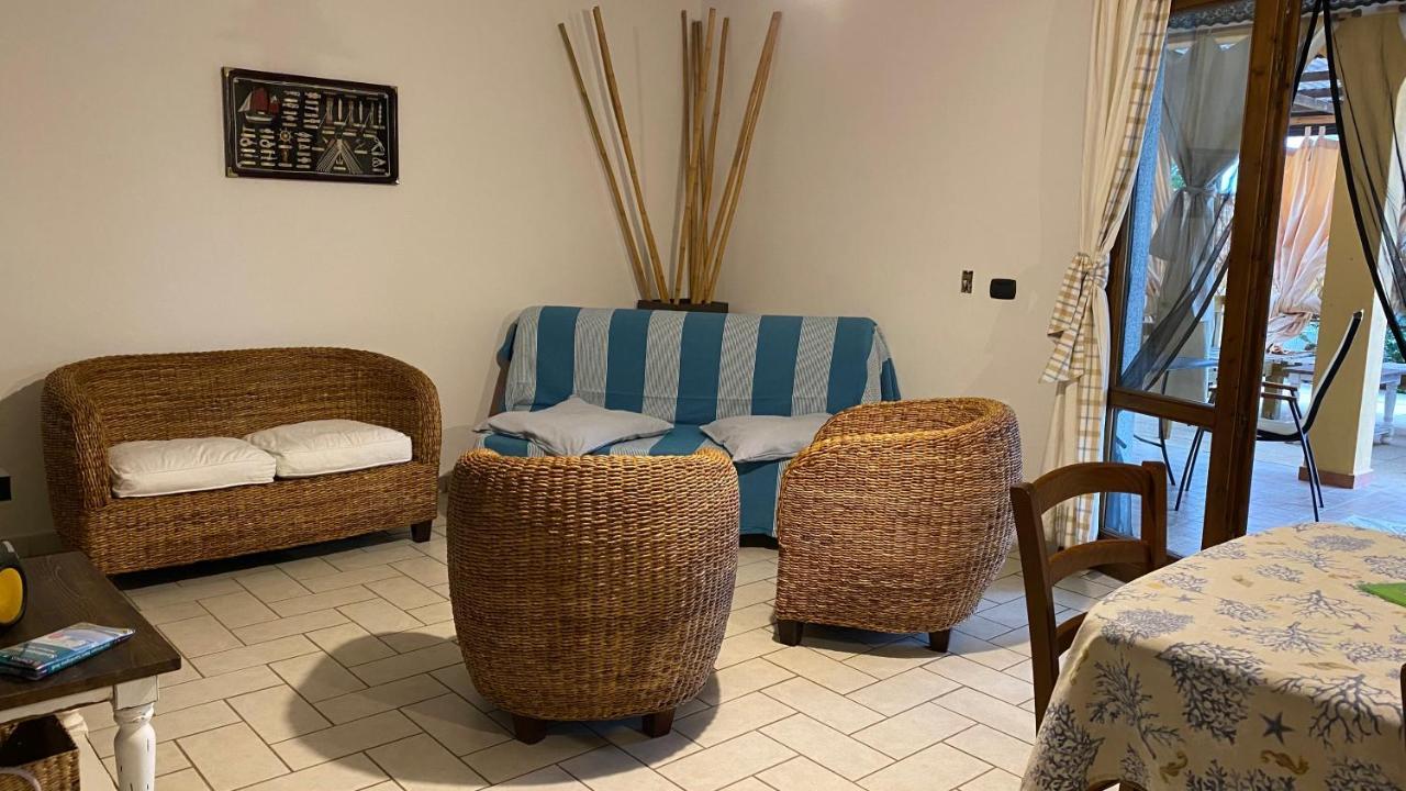 La Casa Di Stefania Daire Porto Pino Dış mekan fotoğraf