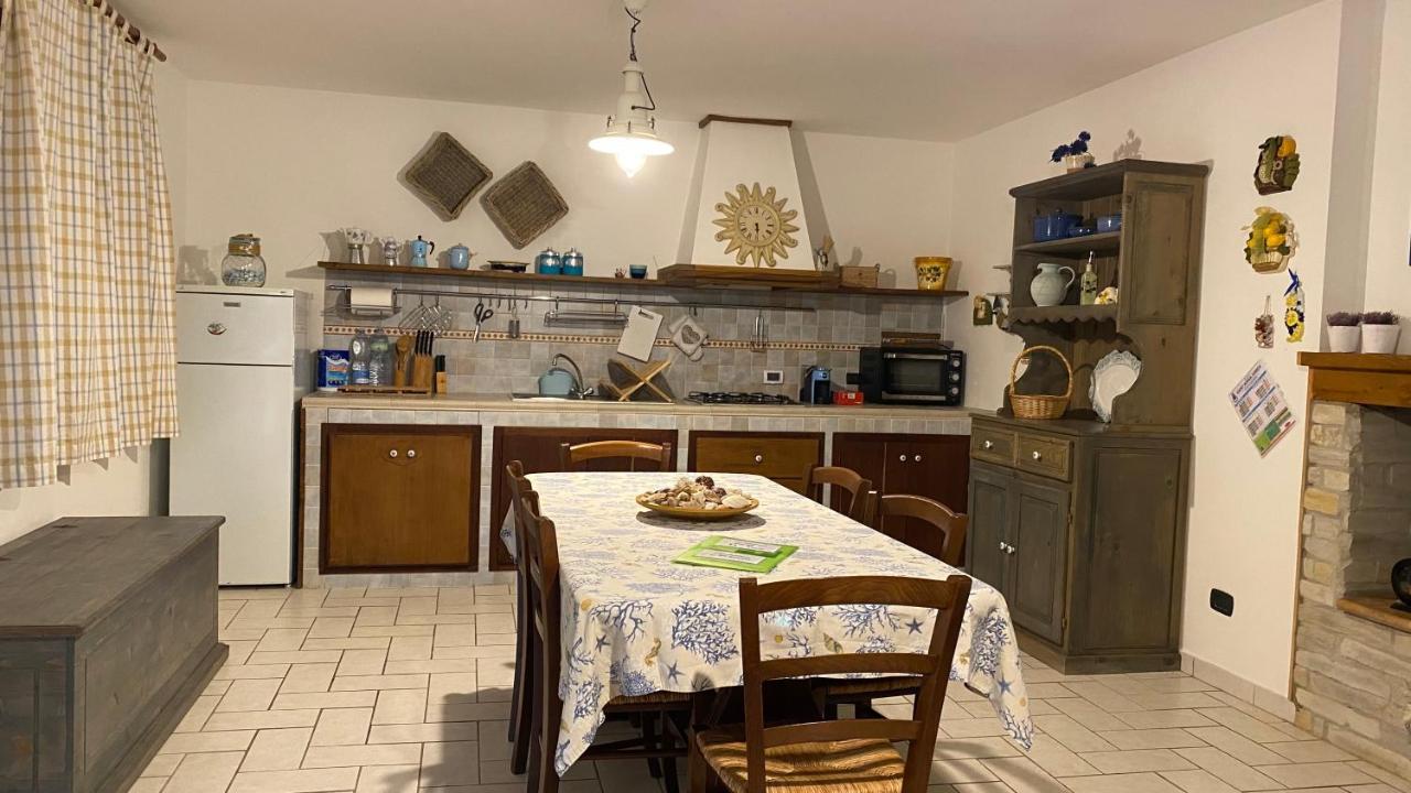 La Casa Di Stefania Daire Porto Pino Dış mekan fotoğraf