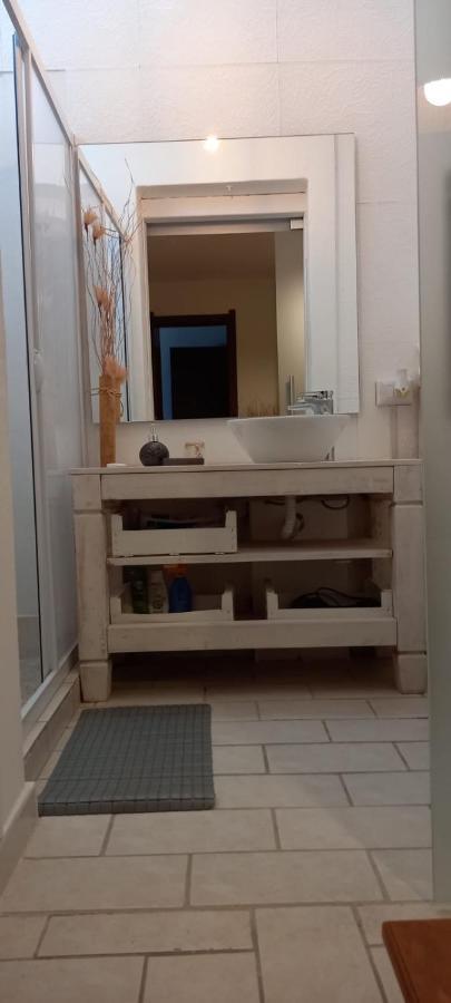 La Casa Di Stefania Daire Porto Pino Dış mekan fotoğraf